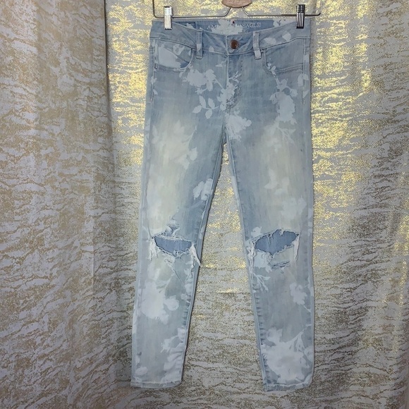 AMERICAN Eagle Floral Bleach Stamp Distressed Jegging Crop Jeans Size 0 - Picture 2 of 14